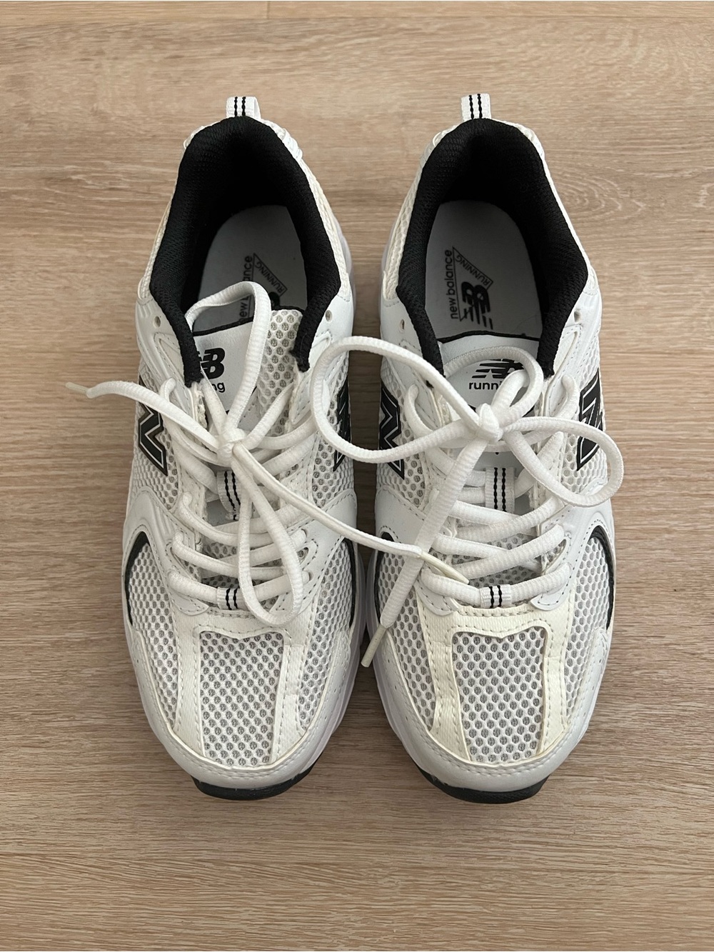 New Balance Running White & Black Sneakers 530